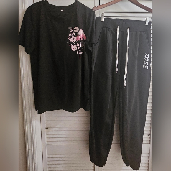 SHEIN Other - NWOT Shein Set Romwe Men Black Graphic T-Shirt and Joggers Set Size M